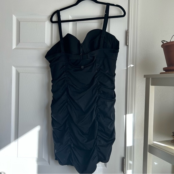 Torrid black ruched swim dress size 3 - Picture 4 of 5